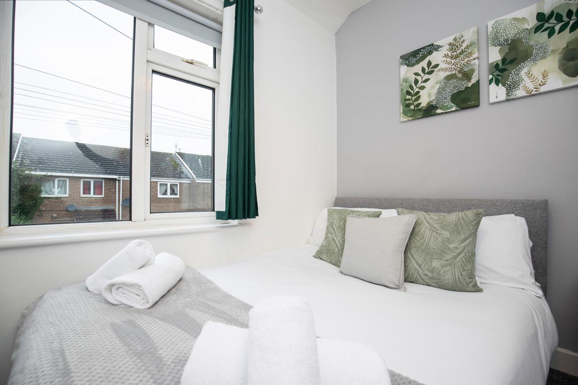 Quiet And Comfy House With 2 Bedrooms And 2 Bathrooms Super Fast Wifi And Crisp Hotel Standard White Linen Hosted By Our Home Short Stays Darlington  Exteriör bild