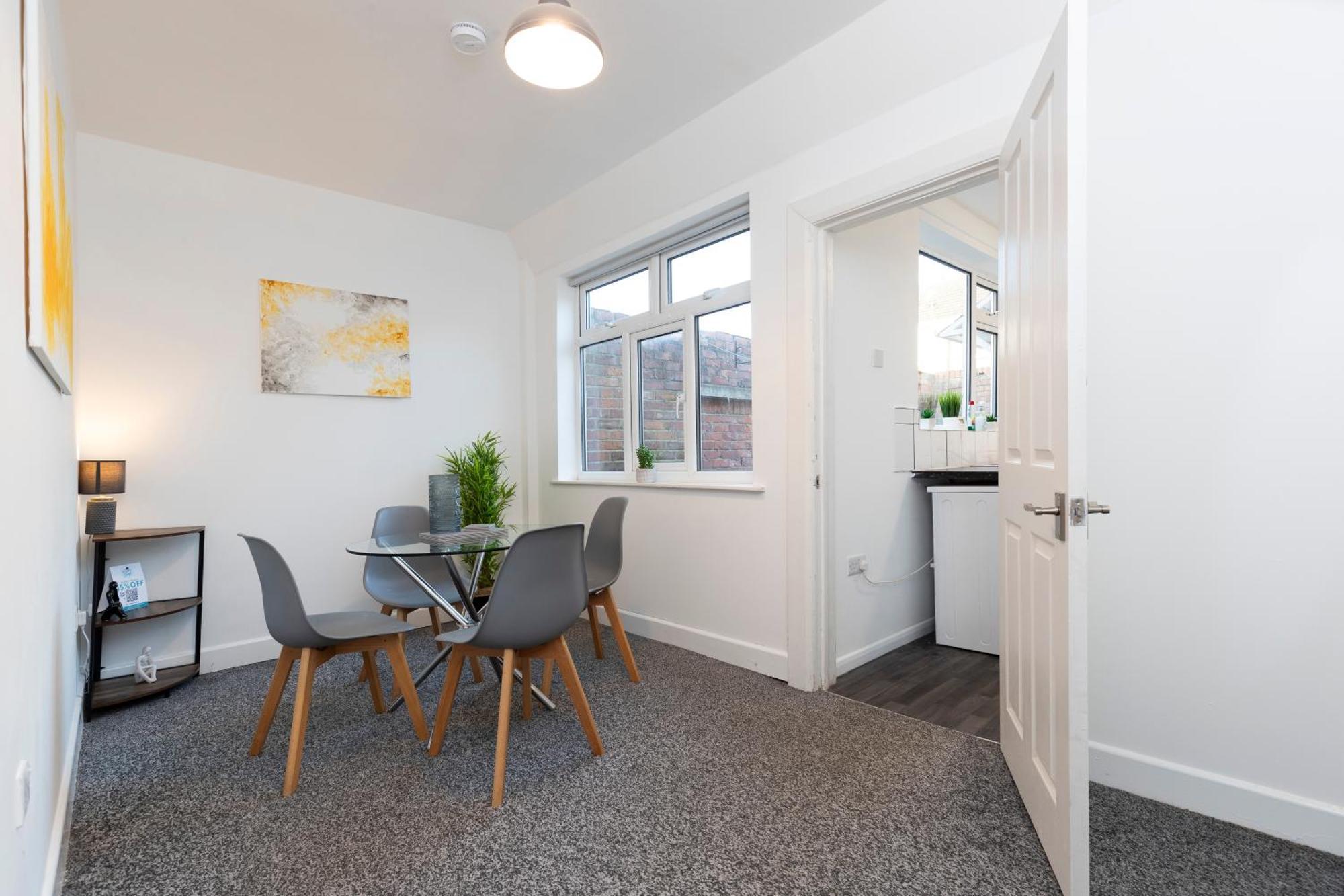 Quiet And Comfy House With 2 Bedrooms And 2 Bathrooms Super Fast Wifi And Crisp Hotel Standard White Linen Hosted By Our Home Short Stays Darlington  Exteriör bild