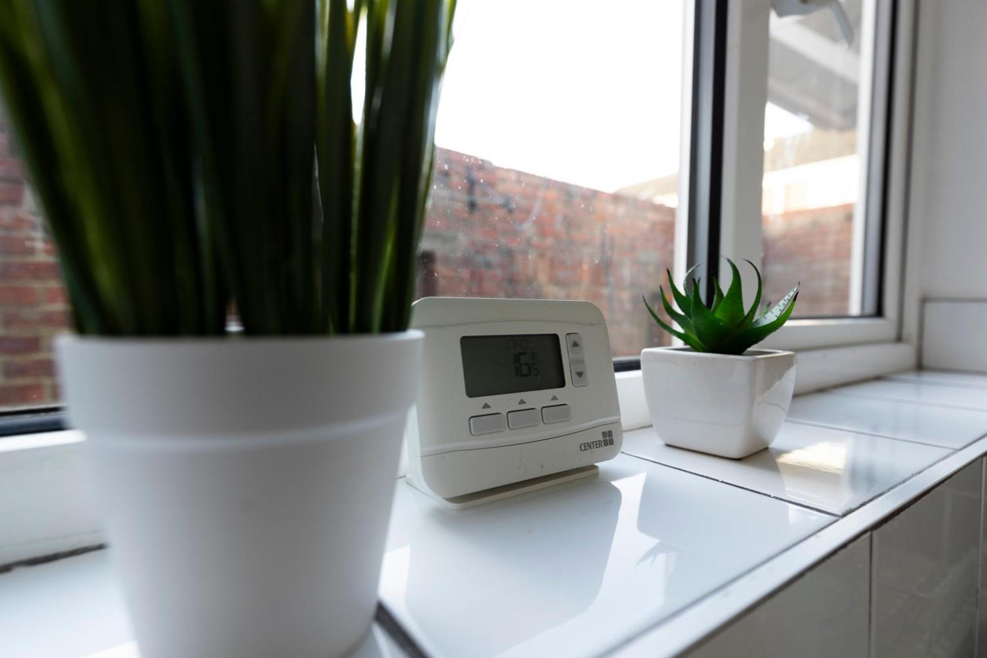 Quiet And Comfy House With 2 Bedrooms And 2 Bathrooms Super Fast Wifi And Crisp Hotel Standard White Linen Hosted By Our Home Short Stays Darlington  Exteriör bild